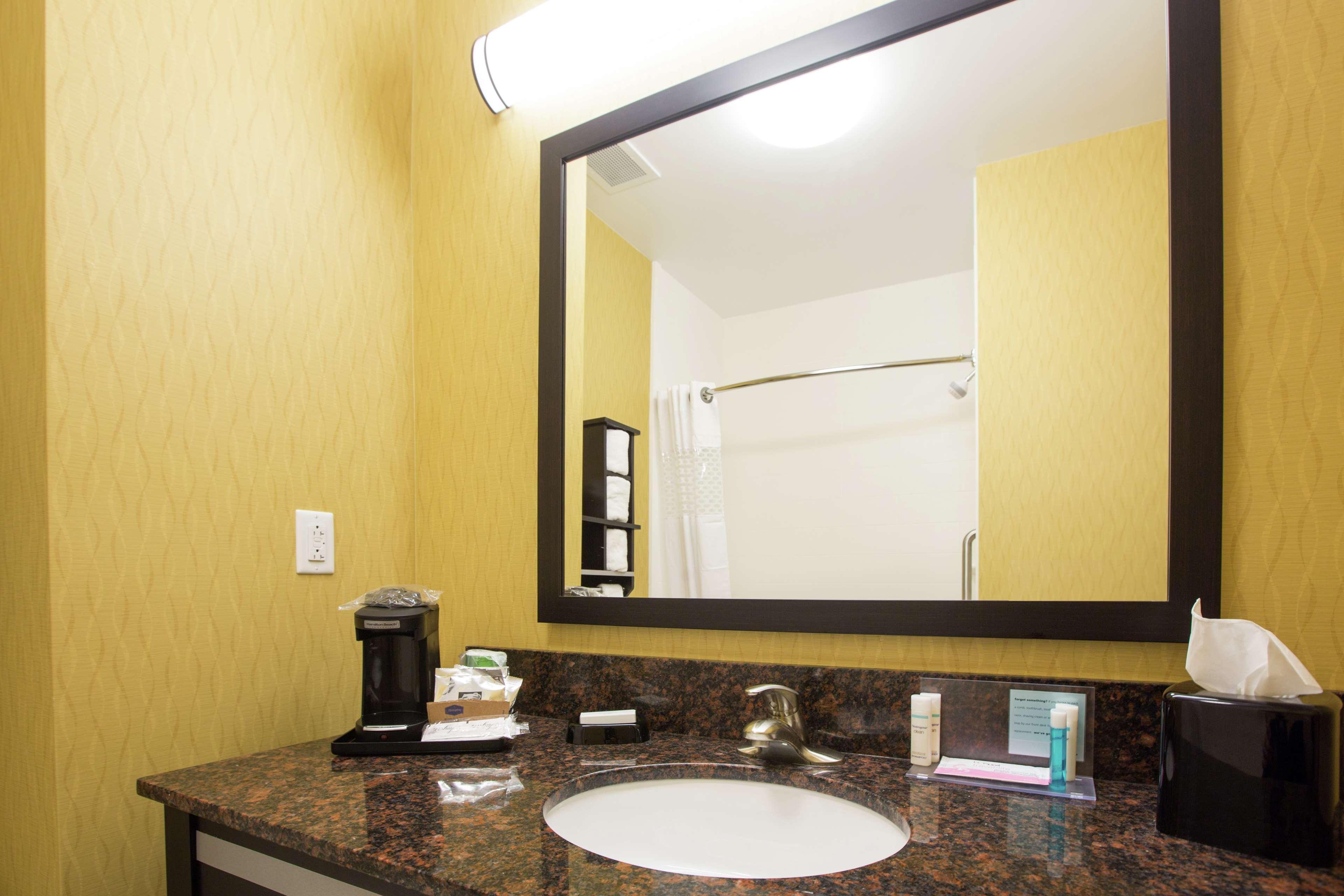 Hampton Inn & Suites Toledo/Westgate Exterior photo