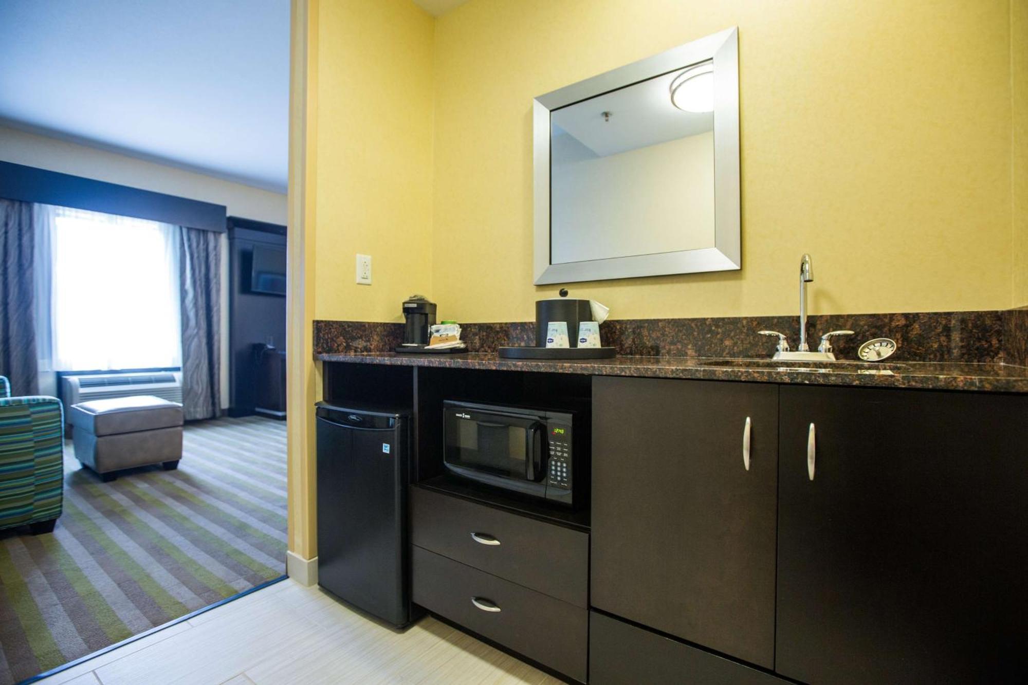 Hampton Inn & Suites Toledo/Westgate Exterior photo